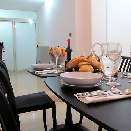 Trinacria House Apartment คอมิโซ ภายนอก รูปภาพ