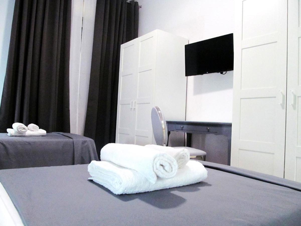 Trinacria House Apartment คอมิโซ ภายนอก รูปภาพ
